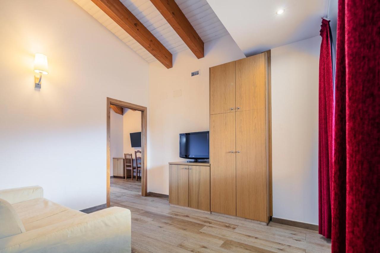โอ ตรันกาโย Hotel Viana do Bolo ภายนอก รูปภาพ